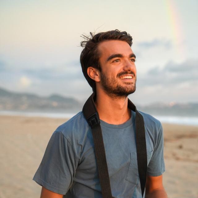 Gaspard creando contenido para turismo y hospitalidad